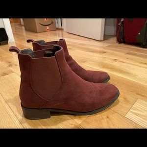 Maroon Chelsea Boots Size 7